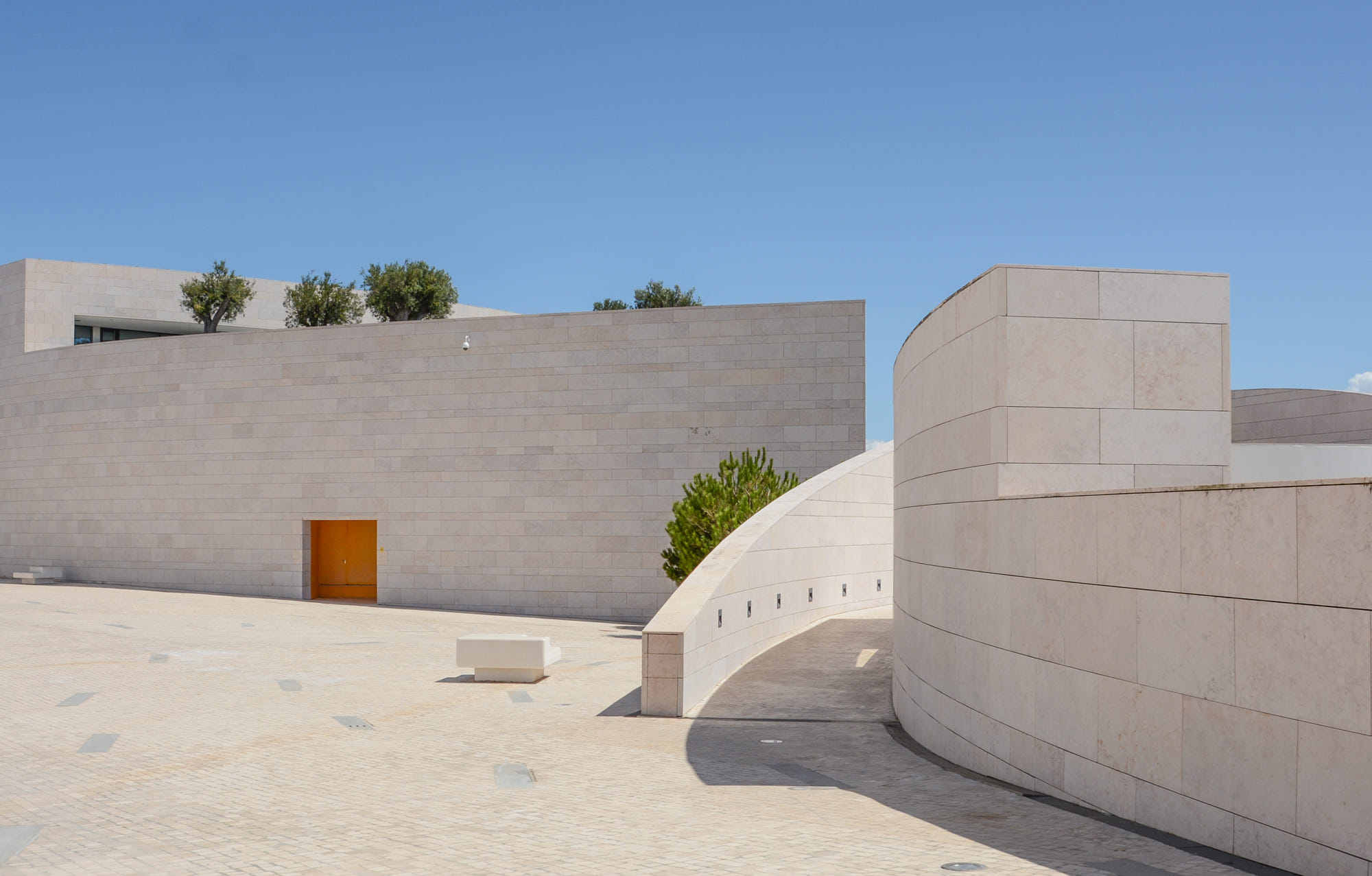 �ھ�����