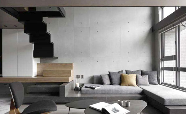 �������к����